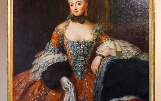 Joachim Martin Falbe (1709–1782) Anna Elisabeth Louise von Brandenburg-Schwedt (1738–1820), Prinzessin Ferdinand von Preußen um 1755 – Öl auf Leinwand, Foto: LKEE/Andreas Franke, Lizenz: Sammlung Dohna-Schlobitten in Doberlug. Eigentum der Stiftung Preußische Schlösser und Gärten Berlin